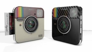 Letošnja Polaroidova fotoaparata Socialmatic stavita na t. i. instagramsko populacijo uporabnikov. Čeprav je bil internet ena tistih sil, ki so pomenile zaton blagovne znamke, bi ji lahko pomagal tudi pri vnovični vrnitvi v gospodinjstva po svetu.